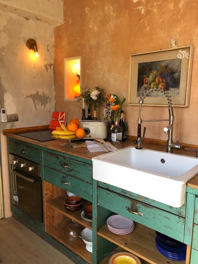 Charming And Design Attic Loft Central Milan In Coolest Area Navigli Ticinese Milão Exterior foto