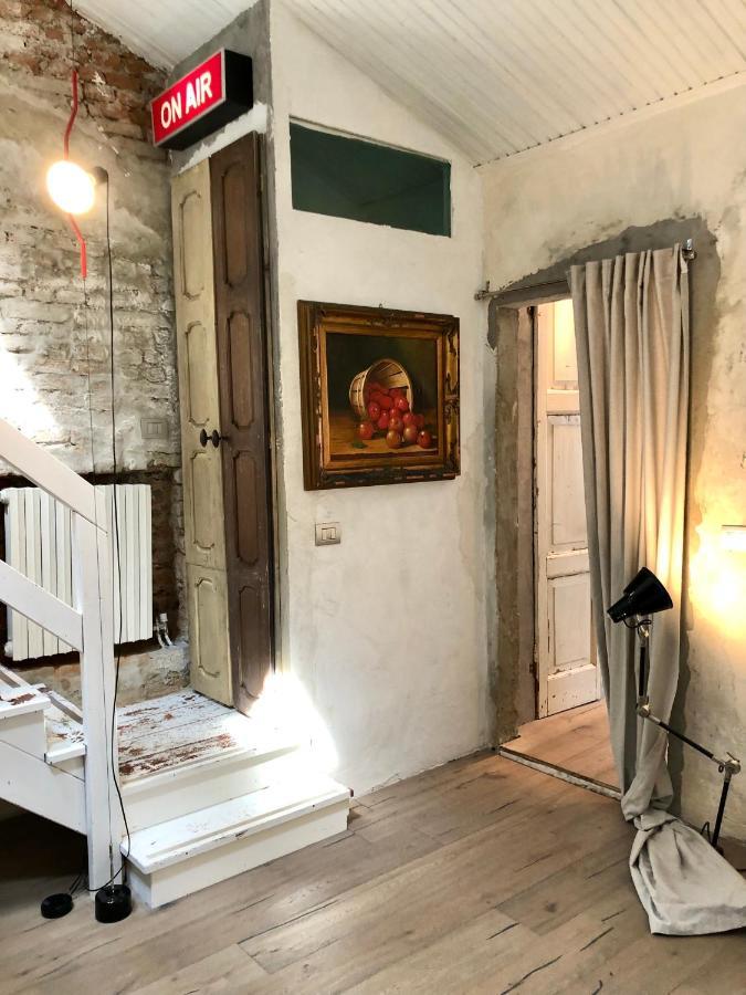 Charming And Design Attic Loft Central Milan In Coolest Area Navigli Ticinese Milão Exterior foto