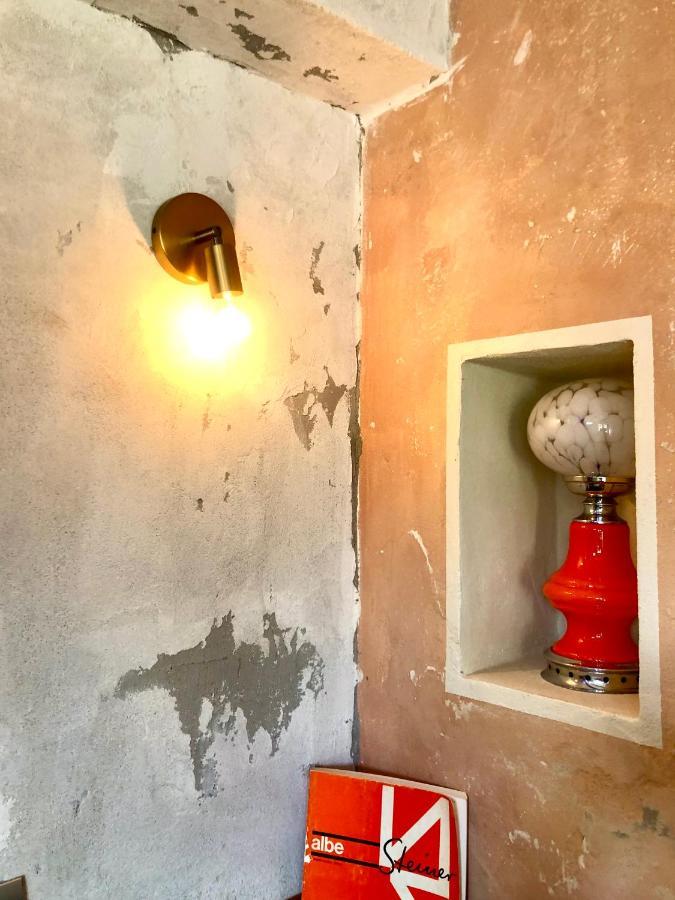 Charming And Design Attic Loft Central Milan In Coolest Area Navigli Ticinese Milão Exterior foto